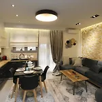 La Luxury Koronis Apartamento Larissa