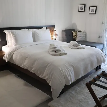 La Luxury Koronis